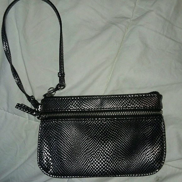 Liz Claiborne Handbags - NWOT Liz CLAIBORNE Wallet/wristlet